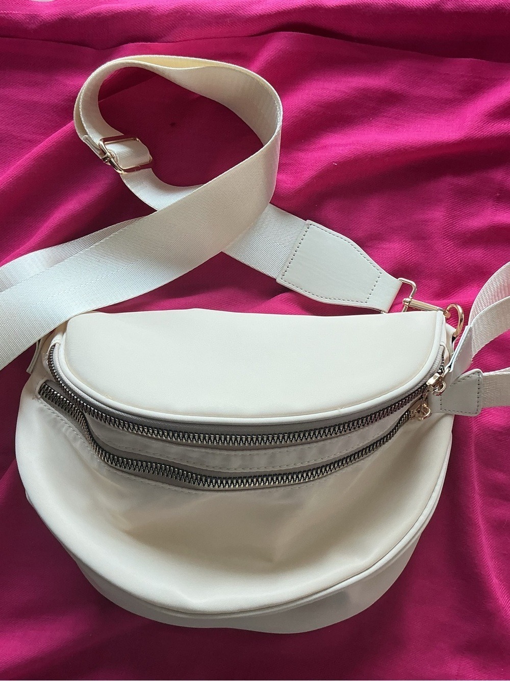 Beach Vacation Bundle!! Tote & Crossbody Pouch - Picture 6 of 13